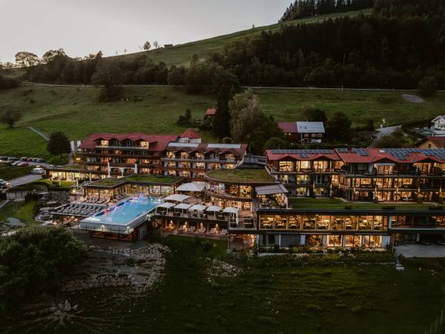 Außenansicht Wellnesshotel Bergkristall im Allgäu