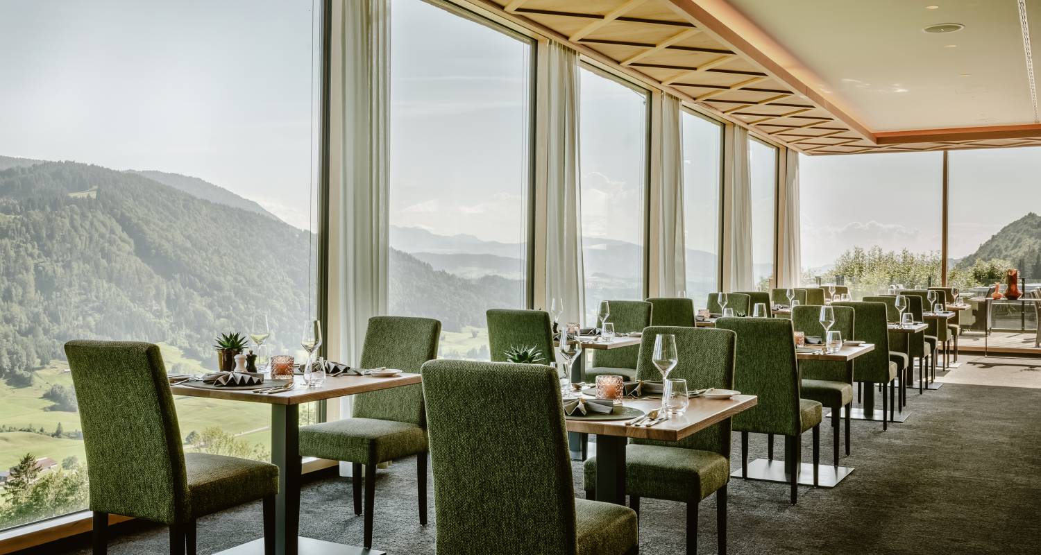 Restaurant im Bergkristall mit Blick auf die Nagelfluhkette