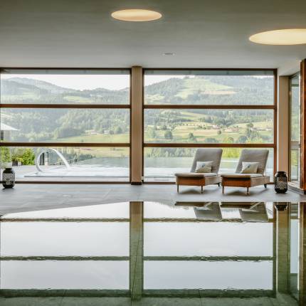 Poollandschaft im Wellnesshotel Bergkristall