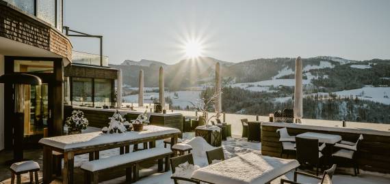 Hotelterrasse im Winter